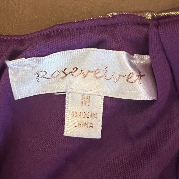 Rosevelvet Gold Metallic Two-Piece Skirt Set Sz M NWT - Picture 2 of 4